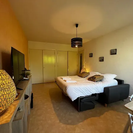 Le Sadi, Studio Renove Avec Parking Prive * Riorges