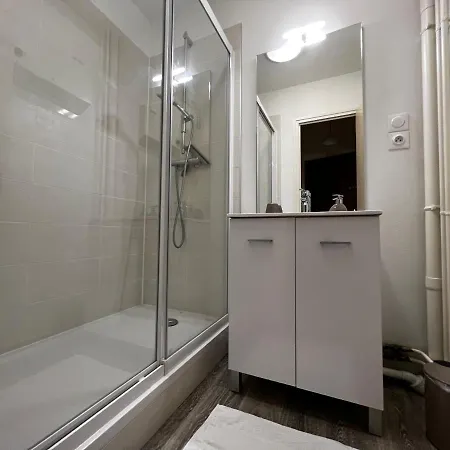 Apartment Le Sadi, Studio Renove Avec Parking Prive Riorges